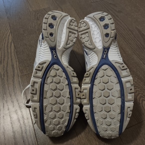 Reebok Women's White Blue Leather upper running shoes size 9 - Picture 6 of 10